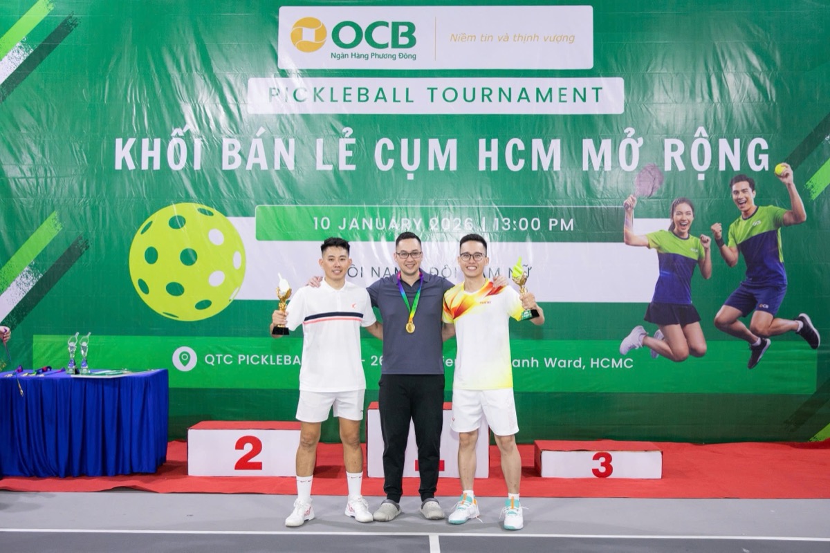 Giám đốc khối chúc mừng đôi vô địch